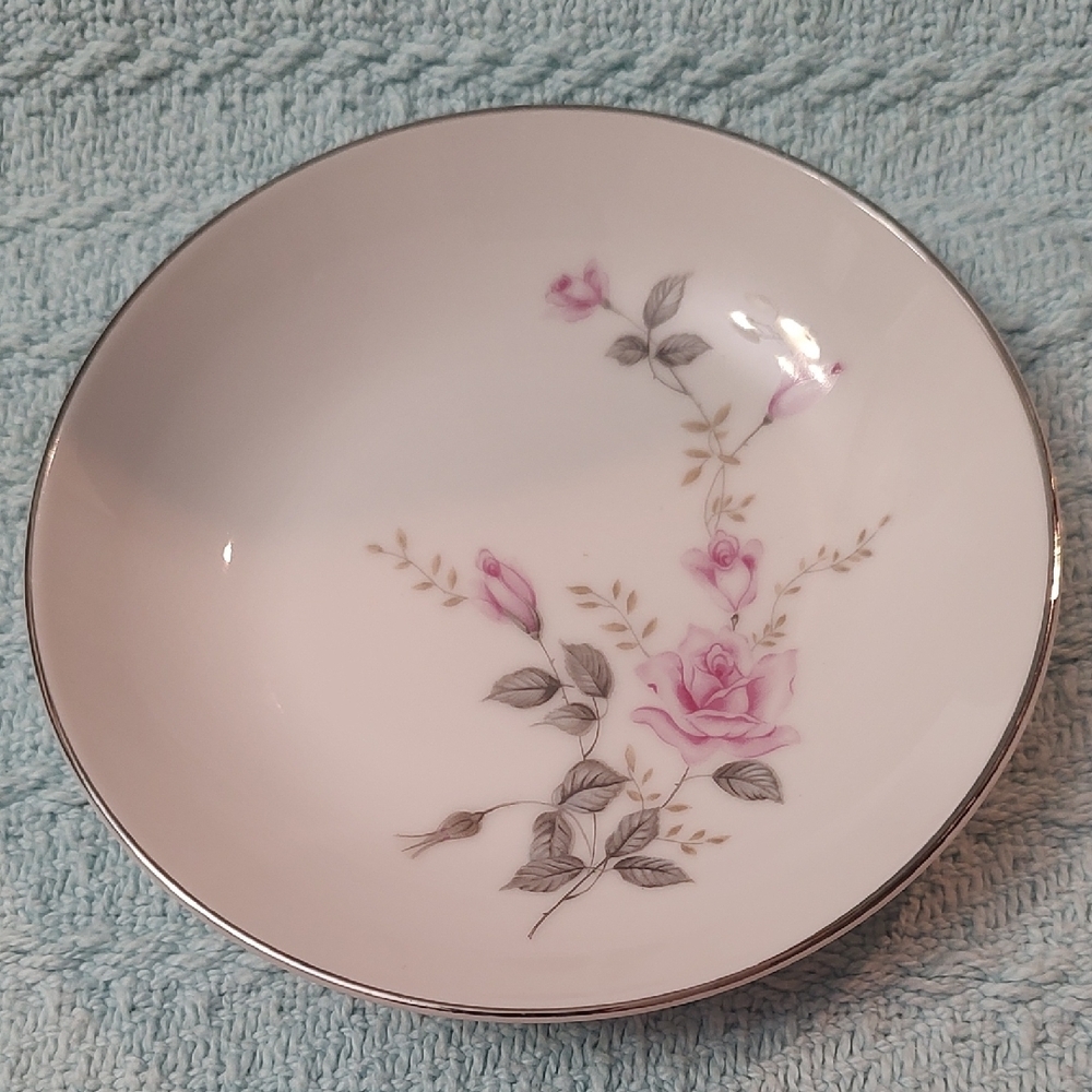 Fine China Rose Glow Design Small Berry Bowl
